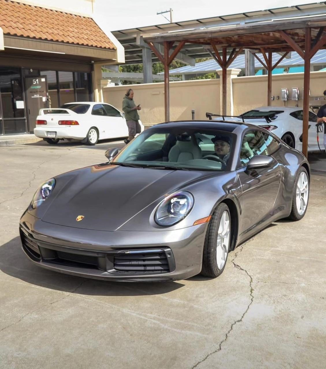 Grey Porsche 911 front view at 68 Auto Film